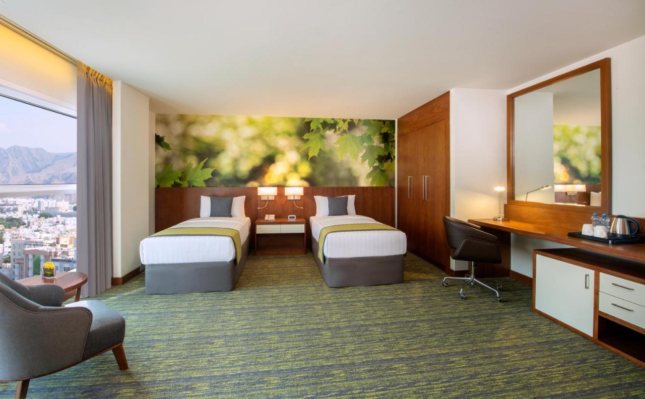 Wyndham Garden Muscat Al Khuwair Hotel Exterior foto